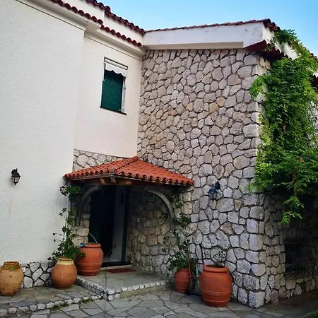 House With 4 Bedrooms In With Wonderful Sea View And Furnished Terrace 500 M From The Beach Holiday home *