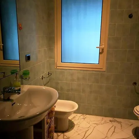 House With 4 Bedrooms In With Wonderful Sea View And Furnished Terrace 500 M From The Beach