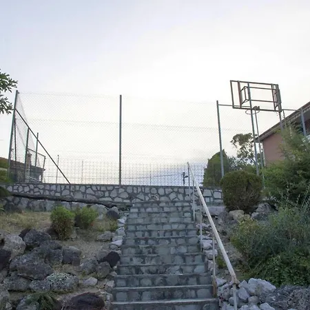 House With 4 Bedrooms In With Wonderful Sea View And Furnished Terrace 500 M From The Beach *