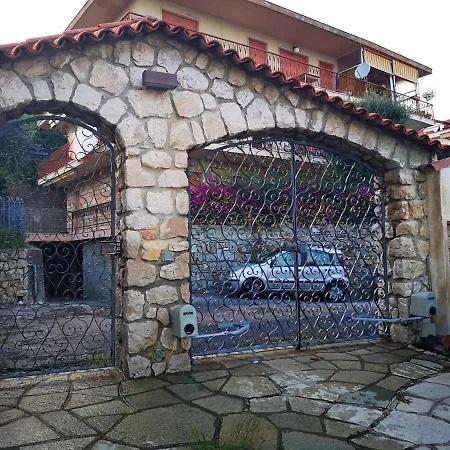 펜션 House With 4 Bedrooms In With Wonderful Sea View And Furnished Terrace 500 M From The Beach *